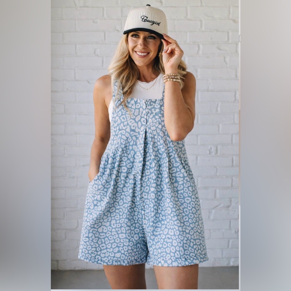 BIBI- NWOT Leopard Denim Wash Shortalls- 1X
